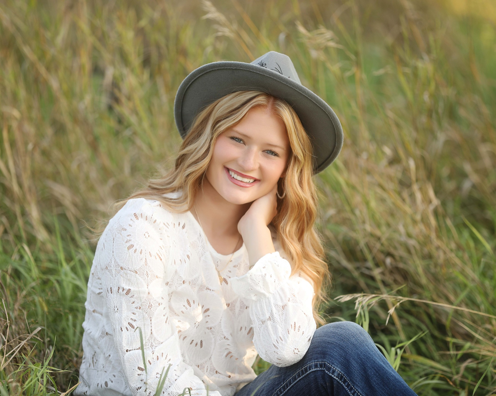 7 Tips to Help You Feel Confident During Your Senior Photo Session