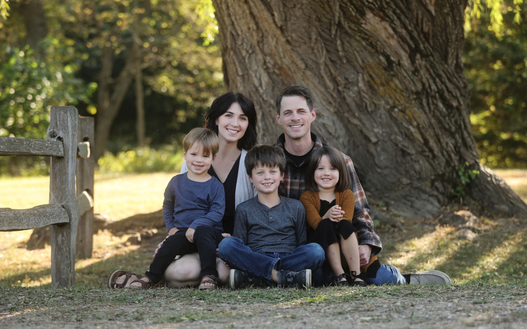 Mom, It’s Your Turn: How to Feel Beautiful and Confident During Your Family Photo Session