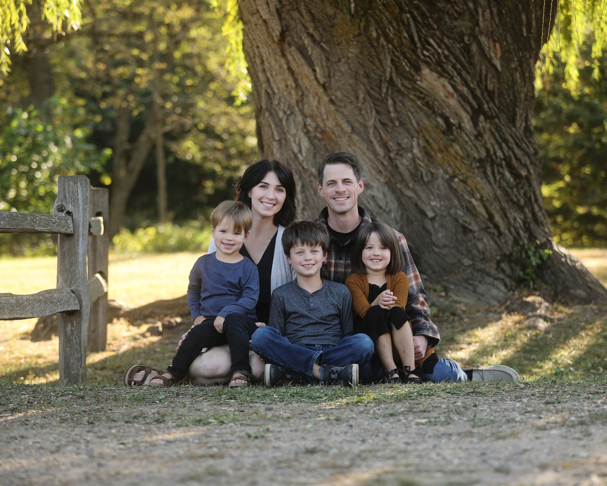Mom, It’s Your Turn: How to Feel Beautiful and Confident During Your Family Photo Session