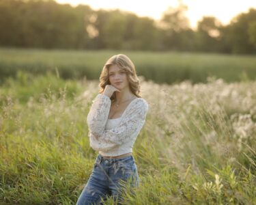 Sioux Falls Senior posing in field