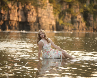 Sioux Falls Senior Girl posing in water