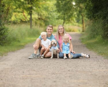 Sioux Falls Family posing for Spring Photos